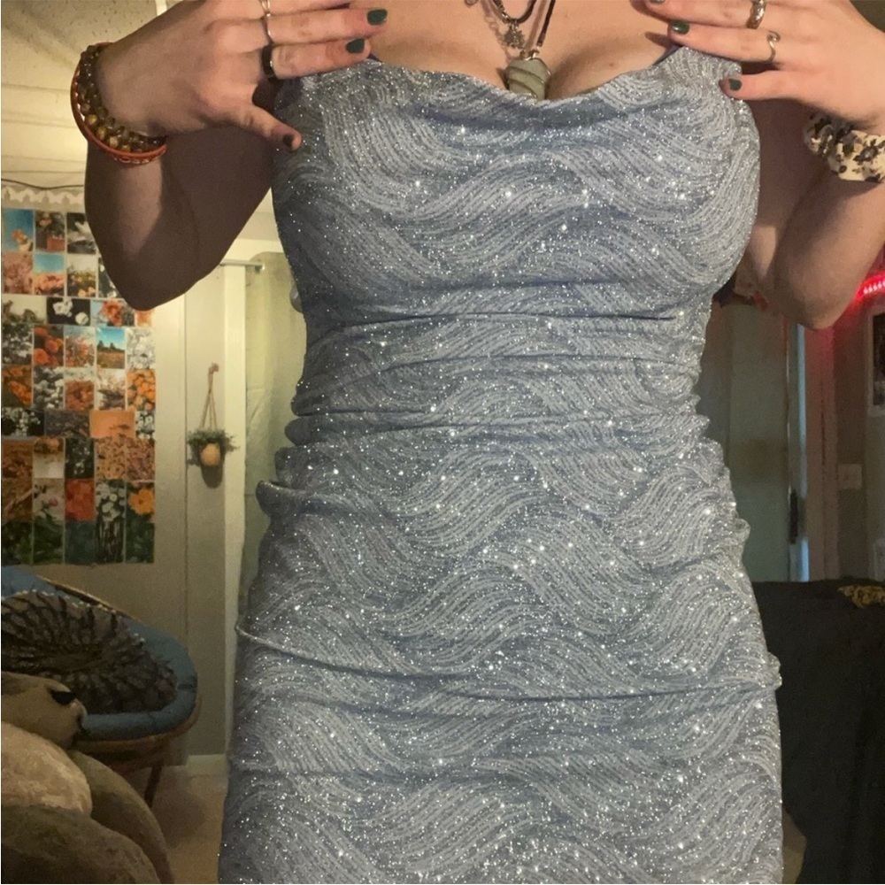 KINDRA FORMAL X-BACK GLITTER BODY-CON DRESS​ - Picture 4 of 6
